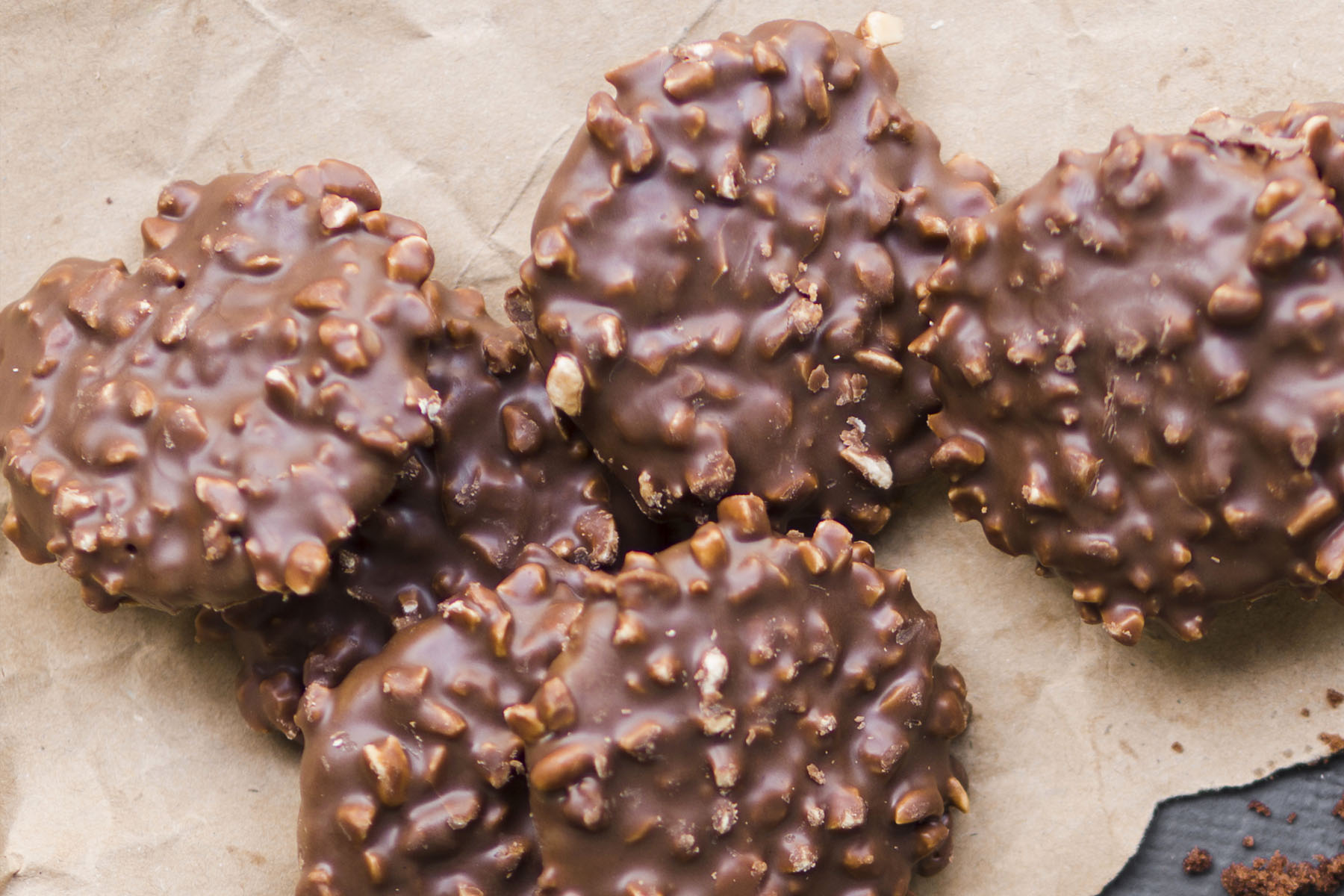 Chocolate quinoa crisps recipe​